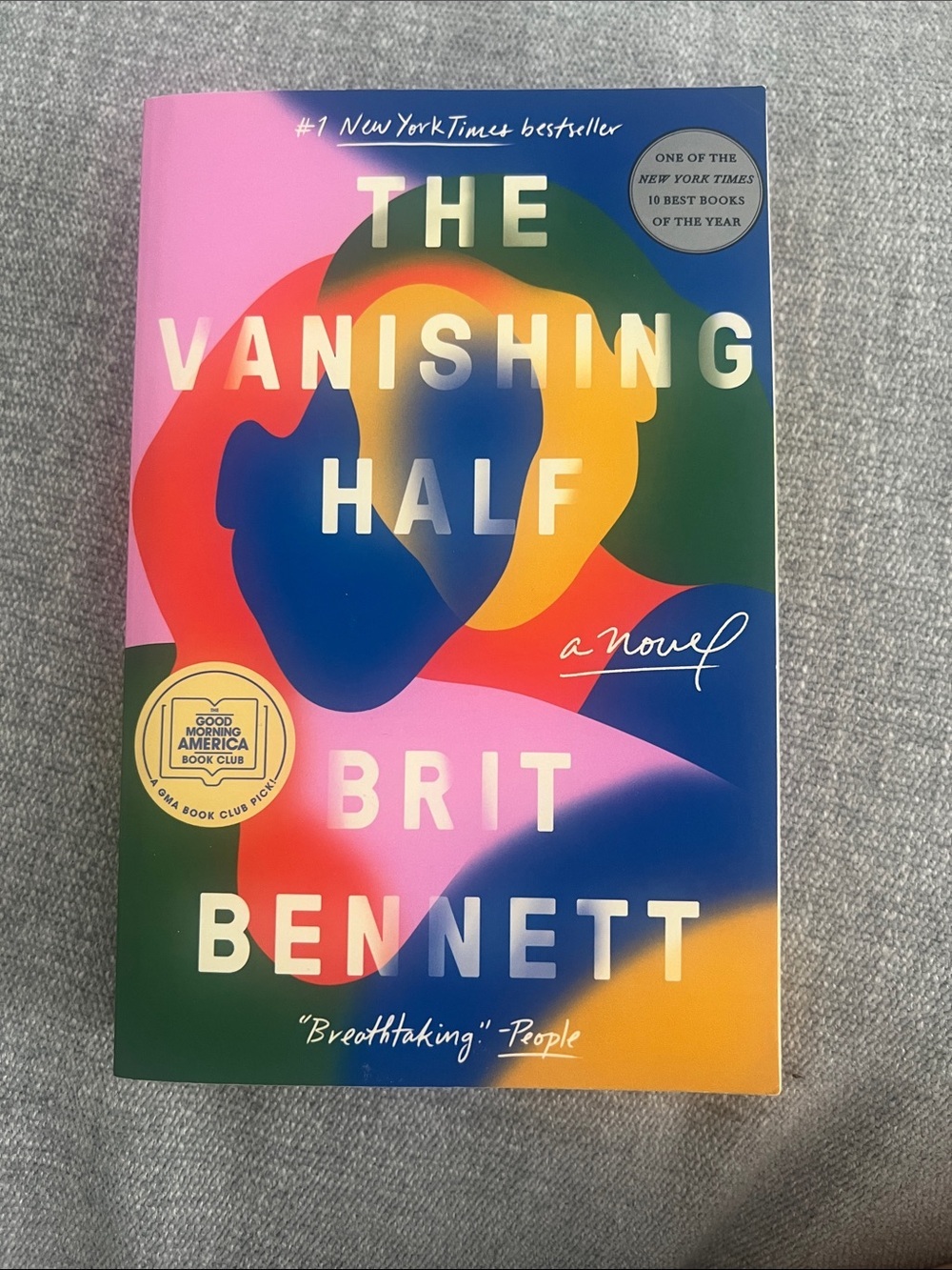 Brit Bennett — The Vanishing Half (Multicolor Paperback)